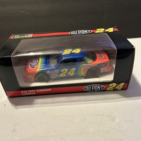 Jeff Gordon #24 Dupont Monte Carlo 1994 Revell 8761 1:24 Scale Die-Cast - Picture 1 of 7